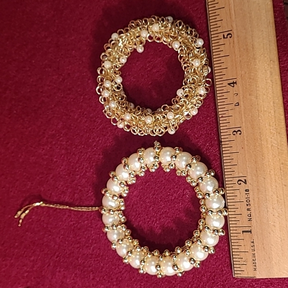 2 Gold Wired Faux Pearl Christmas Wreath Ornaments - Picture 4 of 5